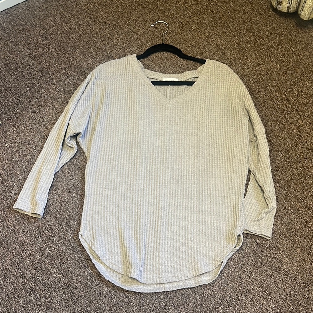 V-neck top.